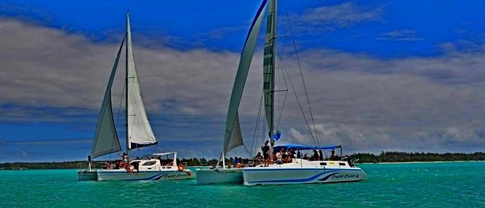 ile aux cerfs en catamaran